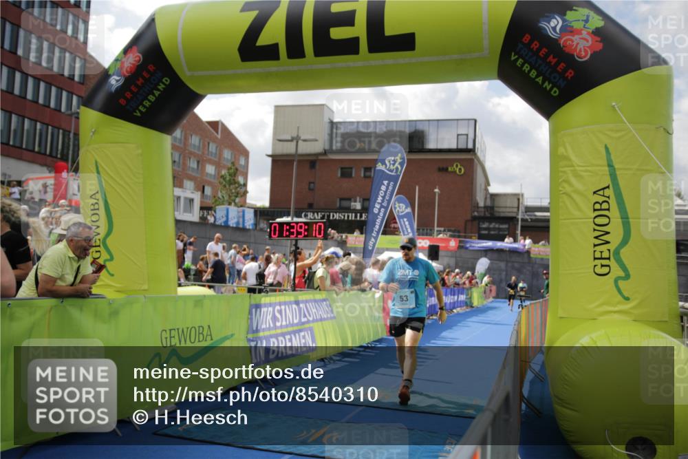 10.08.2025 - GEWOBA Citytriathlon Bremen H.Heesch http://msf.ph/oto/8540310 10.08.2025 11:42:47 Ziel 53, 139, 447, 463 meine-sportfotos.de