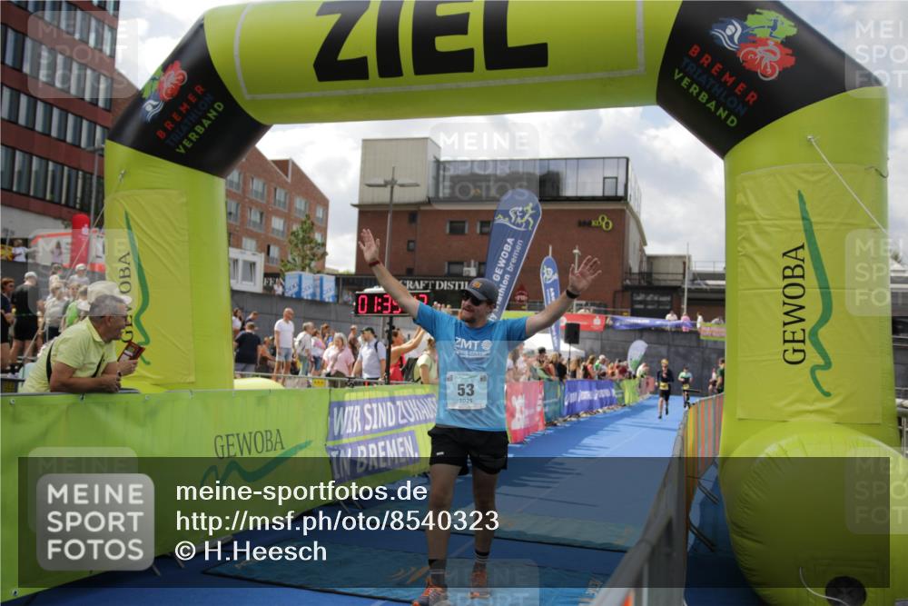 10.08.2025 - GEWOBA Citytriathlon Bremen H.Heesch http://msf.ph/oto/8540323 10.08.2025 11:42:49 Ziel 53, 139, 447, 463 meine-sportfotos.de