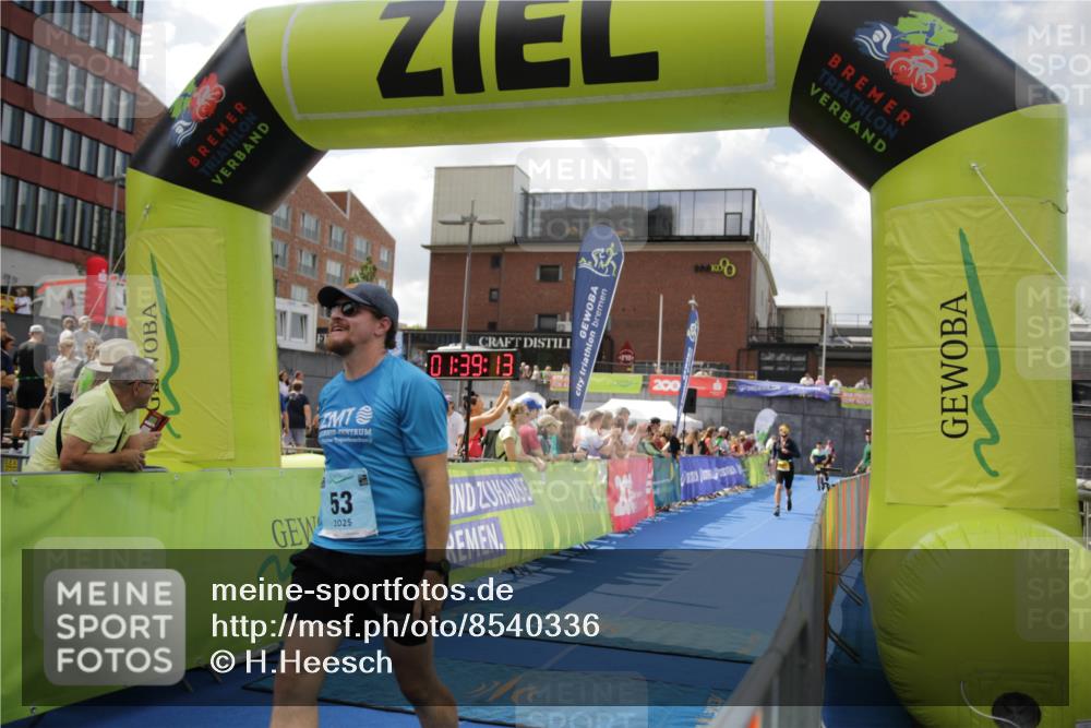 10.08.2025 - GEWOBA Citytriathlon Bremen H.Heesch http://msf.ph/oto/8540336 10.08.2025 11:42:50 Ziel 53, 139, 447, 463 meine-sportfotos.de