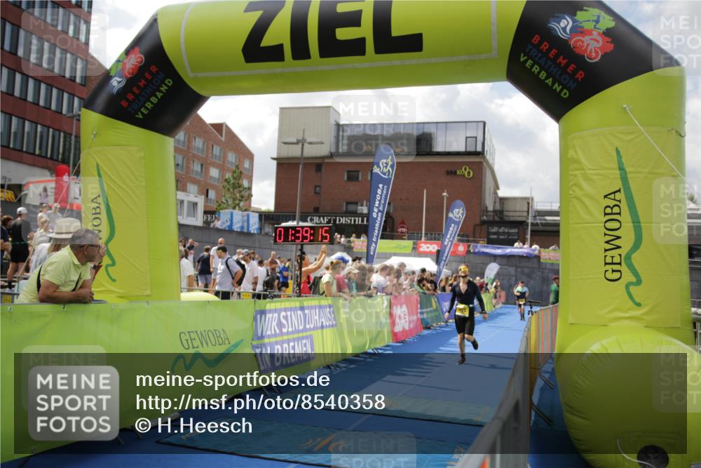 10.08.2025 - GEWOBA Citytriathlon Bremen H.Heesch http://msf.ph/oto/8540358 10.08.2025 11:42:52 Ziel 53, 139, 463 meine-sportfotos.de
