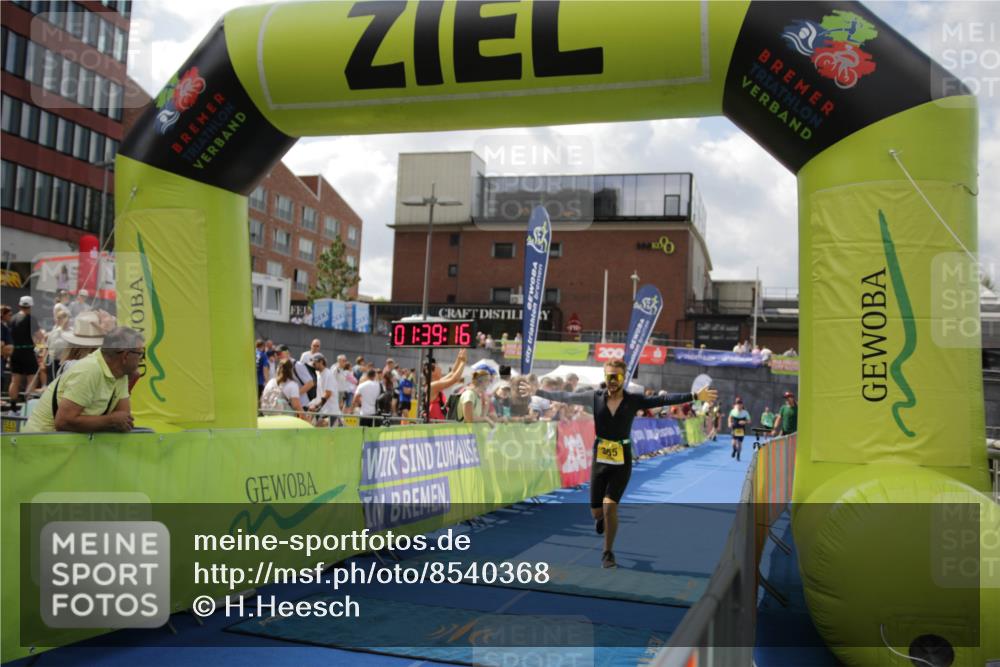 10.08.2025 - GEWOBA Citytriathlon Bremen H.Heesch http://msf.ph/oto/8540368 10.08.2025 11:42:53 Ziel 53, 139, 355, 463 meine-sportfotos.de