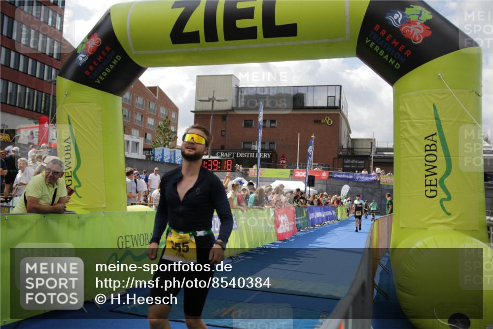 10.08.2025 - GEWOBA Citytriathlon Bremen H.Heesch http://msf.ph/oto/8540384 10.08.2025 11:42:55 Ziel 53, 355, 463 meine-sportfotos.de