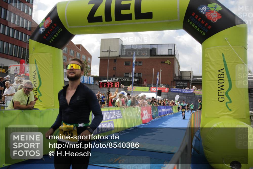 10.08.2025 - GEWOBA Citytriathlon Bremen H.Heesch http://msf.ph/oto/8540386 10.08.2025 11:42:55 Ziel 53, 355, 463 meine-sportfotos.de