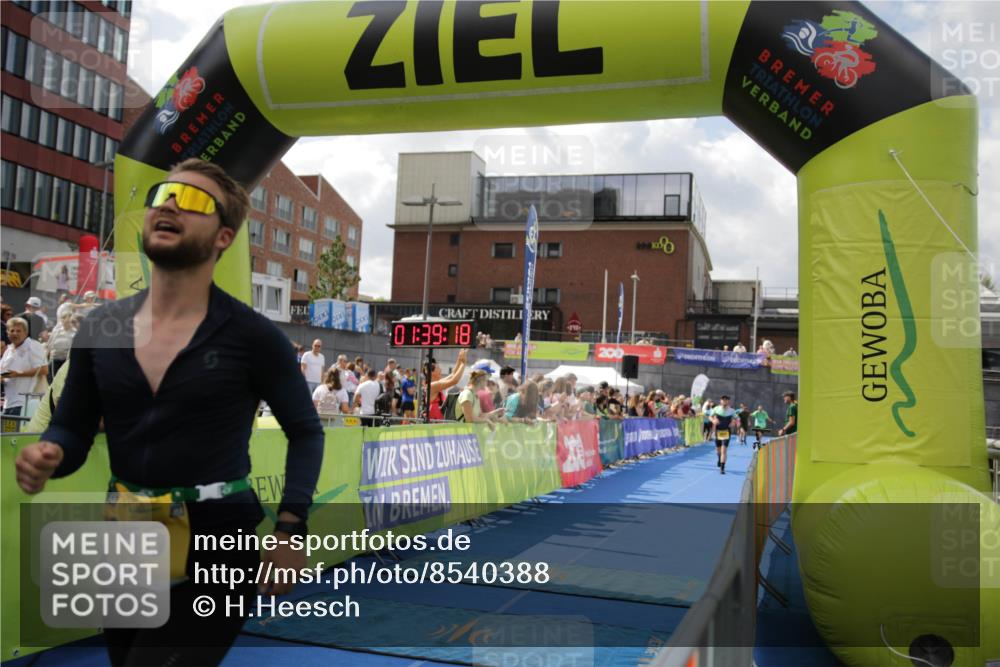 10.08.2025 - GEWOBA Citytriathlon Bremen H.Heesch http://msf.ph/oto/8540388 10.08.2025 11:42:55 Ziel 53, 355, 463 meine-sportfotos.de