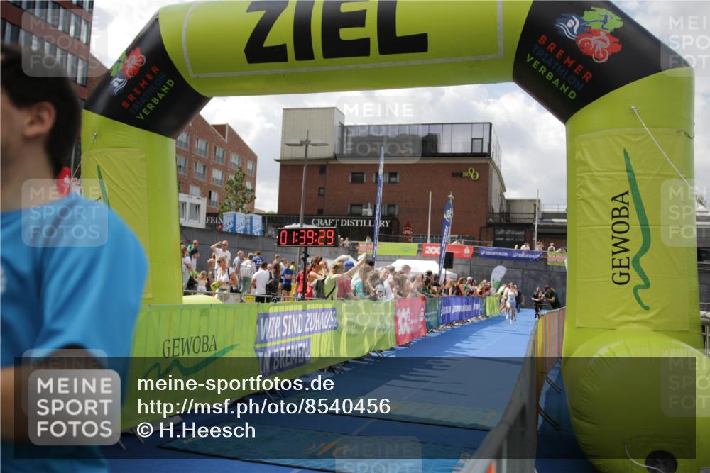10.08.2025 - GEWOBA Citytriathlon Bremen H.Heesch http://msf.ph/oto/8540456 10.08.2025 11:43:06 Ziel 49, 229, 354, 355, 506 meine-sportfotos.de