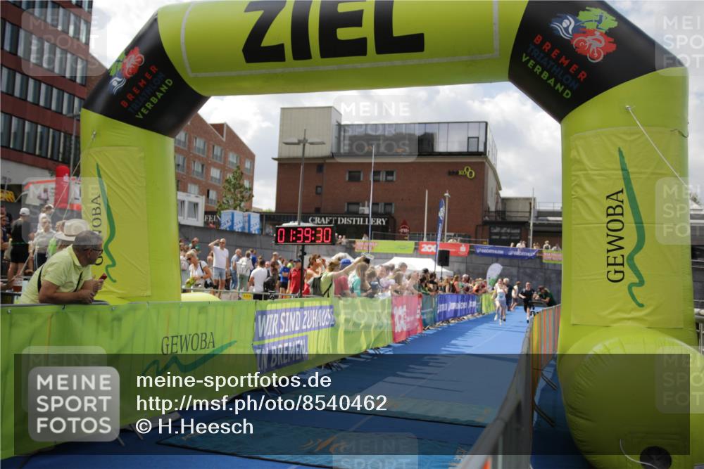 10.08.2025 - GEWOBA Citytriathlon Bremen H.Heesch http://msf.ph/oto/8540462 10.08.2025 11:43:07 Ziel 49, 229, 354, 506 meine-sportfotos.de
