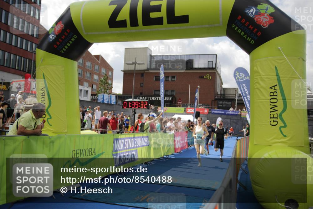 10.08.2025 - GEWOBA Citytriathlon Bremen H.Heesch http://msf.ph/oto/8540488 10.08.2025 11:43:09 Ziel 49, 229, 354, 506 meine-sportfotos.de