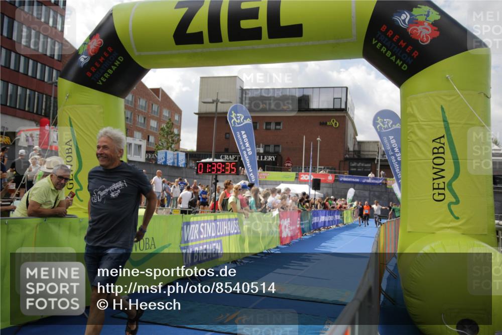 10.08.2025 - GEWOBA Citytriathlon Bremen H.Heesch http://msf.ph/oto/8540514 10.08.2025 11:43:12 Ziel 49, 169, 229, 354, 506 meine-sportfotos.de