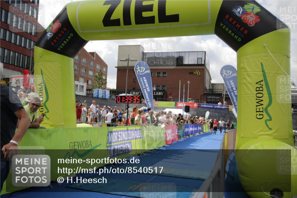 10.08.2025 - GEWOBA Citytriathlon Bremen H.Heesch http://msf.ph/oto/8540517 10.08.2025 11:43:12 Ziel 49, 169, 229, 354, 506 meine-sportfotos.de