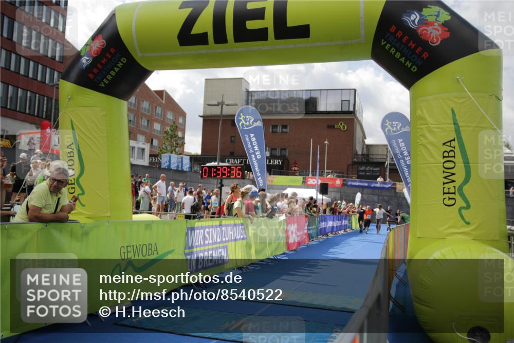 10.08.2025 - GEWOBA Citytriathlon Bremen H.Heesch http://msf.ph/oto/8540522 10.08.2025 11:43:13 Ziel 49, 169, 229, 354, 506 meine-sportfotos.de