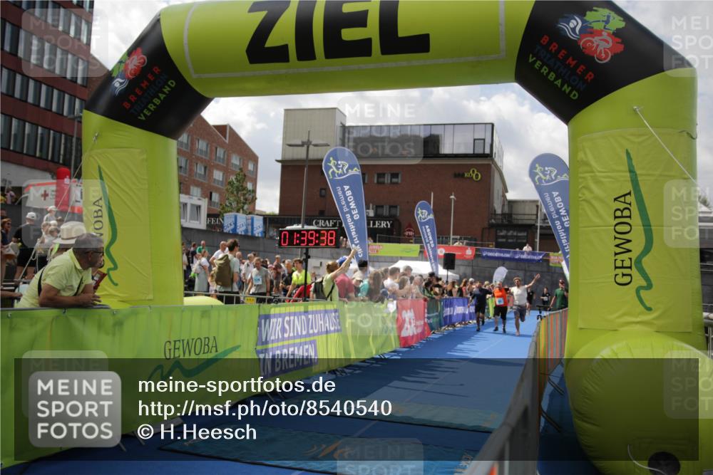 10.08.2025 - GEWOBA Citytriathlon Bremen H.Heesch http://msf.ph/oto/8540540 10.08.2025 11:43:15 Ziel 49, 169, 229 meine-sportfotos.de