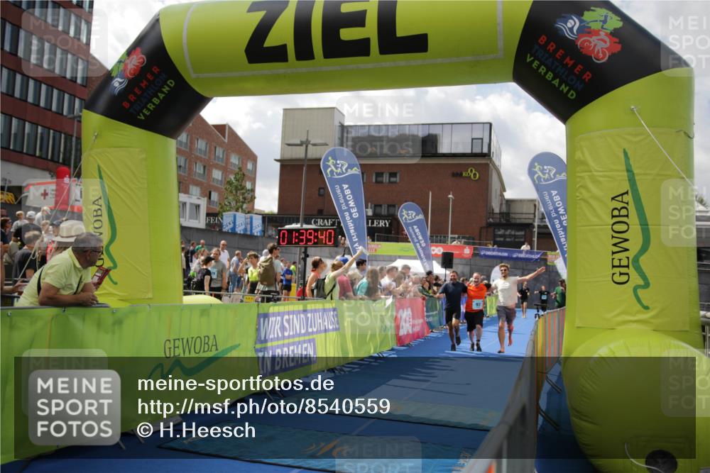 10.08.2025 - GEWOBA Citytriathlon Bremen H.Heesch http://msf.ph/oto/8540559 10.08.2025 11:43:17 Ziel 169, 229 meine-sportfotos.de