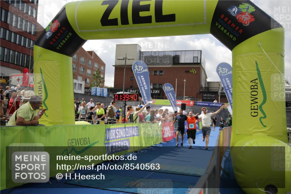 10.08.2025 - GEWOBA Citytriathlon Bremen H.Heesch http://msf.ph/oto/8540563 10.08.2025 11:43:17 Ziel 169, 229 meine-sportfotos.de