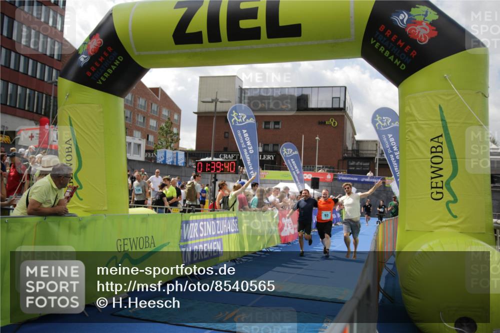 10.08.2025 - GEWOBA Citytriathlon Bremen H.Heesch http://msf.ph/oto/8540565 10.08.2025 11:43:17 Ziel 169, 229 meine-sportfotos.de