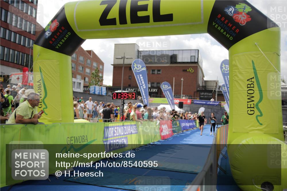 10.08.2025 - GEWOBA Citytriathlon Bremen H.Heesch http://msf.ph/oto/8540595 10.08.2025 11:43:21 Ziel 93, 169 meine-sportfotos.de