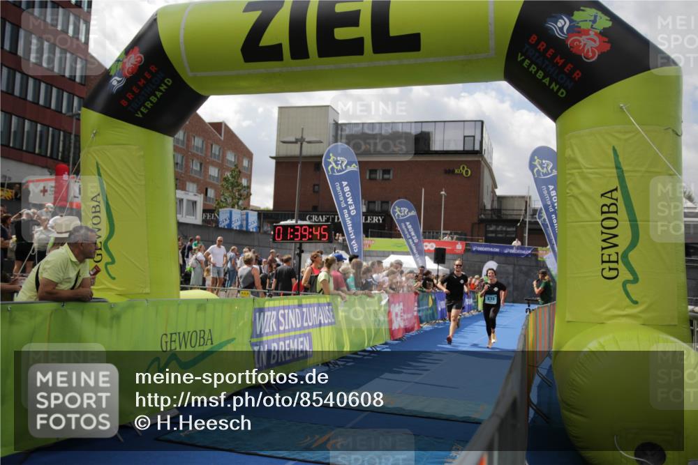 10.08.2025 - GEWOBA Citytriathlon Bremen H.Heesch http://msf.ph/oto/8540608 10.08.2025 11:43:22 Ziel 93, 169 meine-sportfotos.de