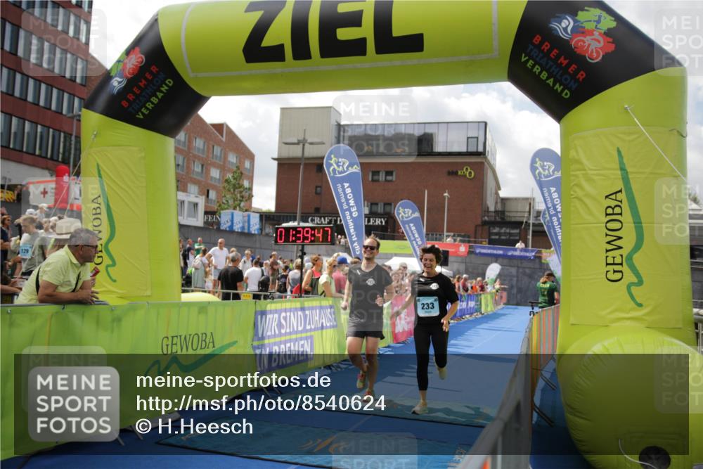 10.08.2025 - GEWOBA Citytriathlon Bremen H.Heesch http://msf.ph/oto/8540624 10.08.2025 11:43:24 Ziel 93, 233 meine-sportfotos.de