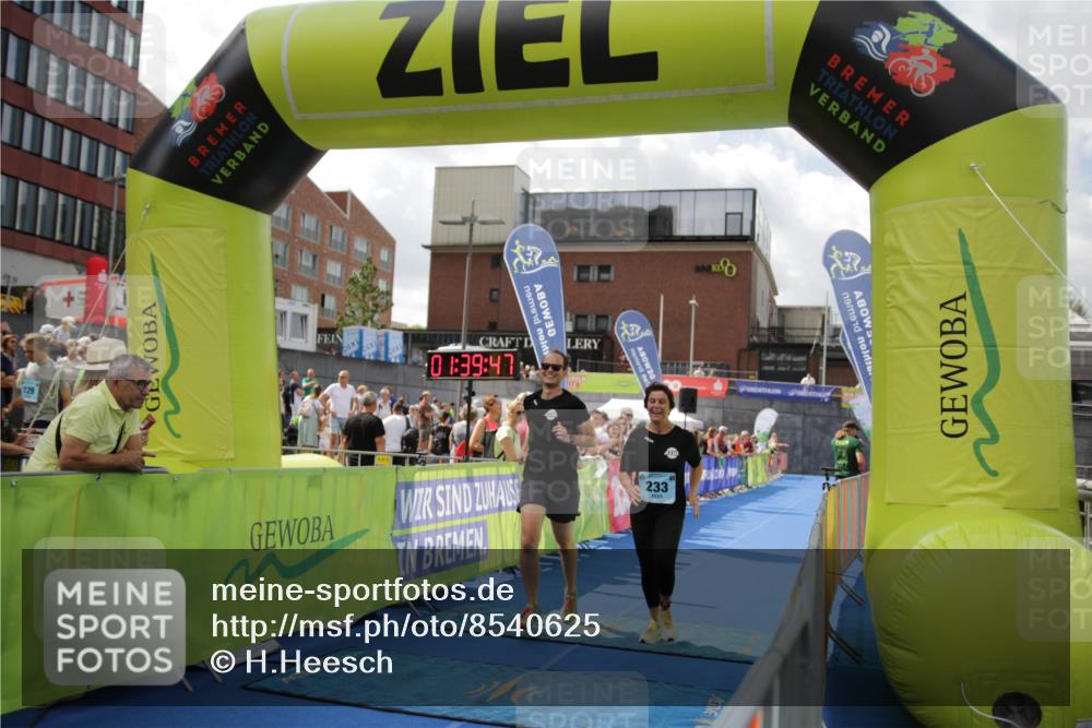 10.08.2025 - GEWOBA Citytriathlon Bremen H.Heesch http://msf.ph/oto/8540625 10.08.2025 11:43:24 Ziel 93, 233 meine-sportfotos.de