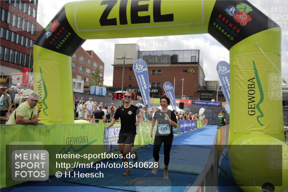 10.08.2025 - GEWOBA Citytriathlon Bremen H.Heesch http://msf.ph/oto/8540628 10.08.2025 11:43:24 Ziel 93, 233 meine-sportfotos.de