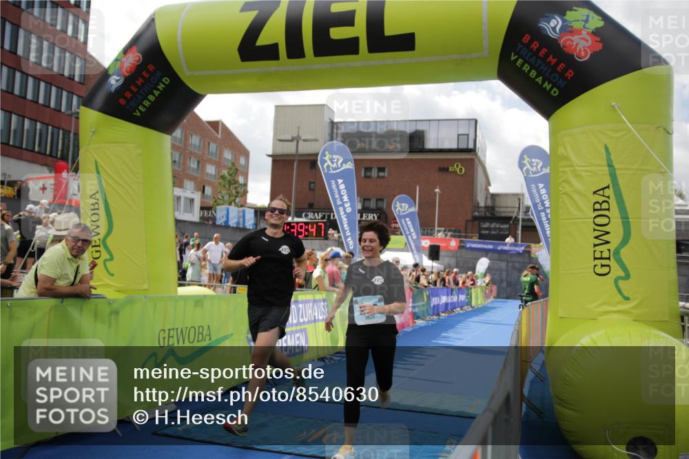 10.08.2025 - GEWOBA Citytriathlon Bremen H.Heesch http://msf.ph/oto/8540630 10.08.2025 11:43:24 Ziel 93, 233 meine-sportfotos.de
