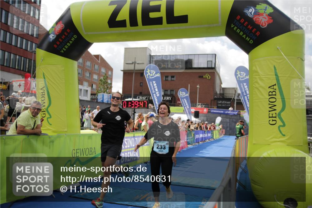 10.08.2025 - GEWOBA Citytriathlon Bremen H.Heesch http://msf.ph/oto/8540631 10.08.2025 11:43:24 Ziel 93, 233 meine-sportfotos.de