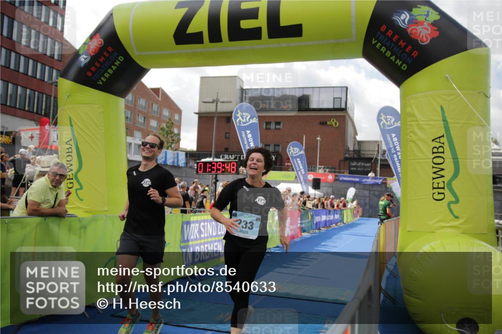 10.08.2025 - GEWOBA Citytriathlon Bremen H.Heesch http://msf.ph/oto/8540633 10.08.2025 11:43:25 Ziel 93, 233 meine-sportfotos.de
