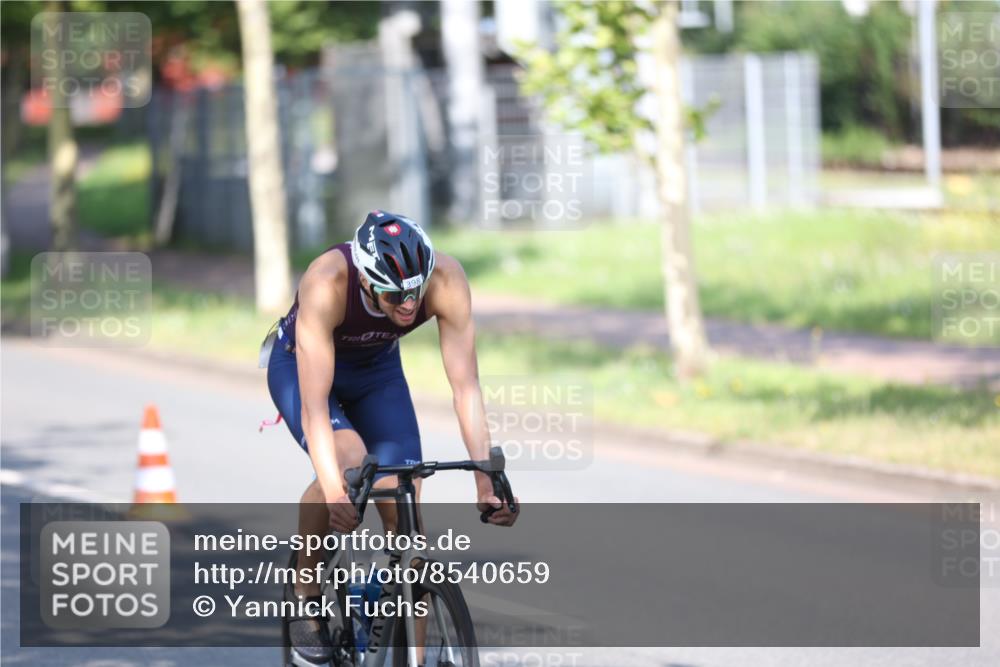 10.08.2025 - GEWOBA Citytriathlon Bremen Yannick Fuchs http://msf.ph/oto/8540659 10.08.2025 10:24:32 Radfahren 398 meine-sportfotos.de