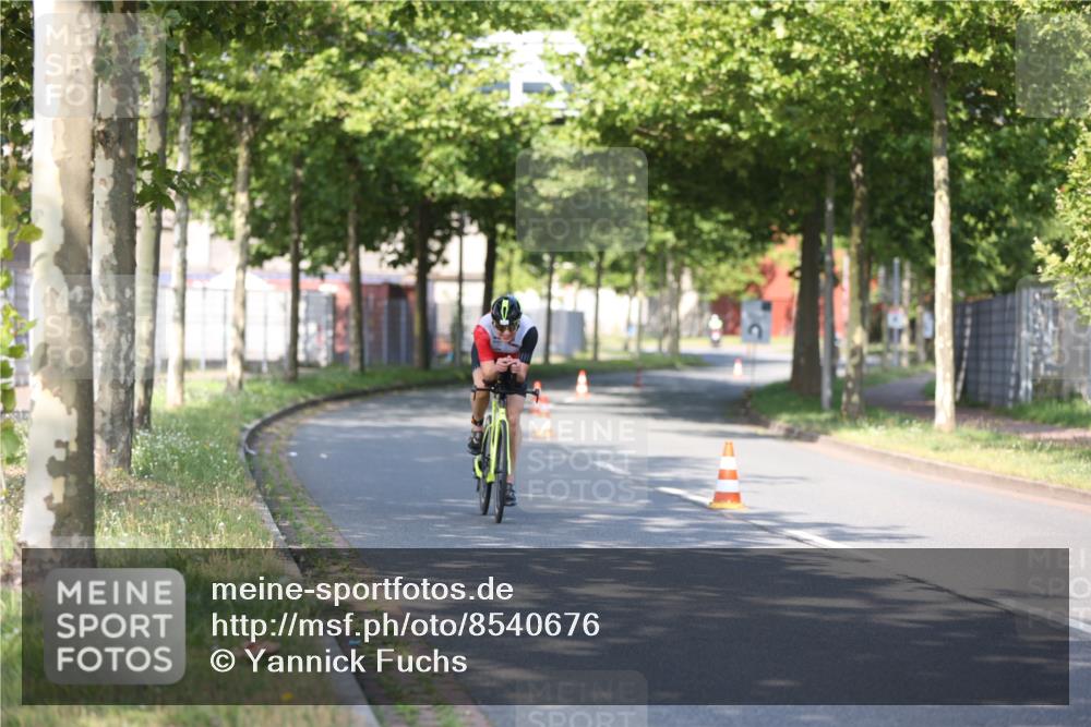 10.08.2025 - GEWOBA Citytriathlon Bremen Yannick Fuchs http://msf.ph/oto/8540676 10.08.2025 10:26:15 Radfahren 395, 431, 507 meine-sportfotos.de