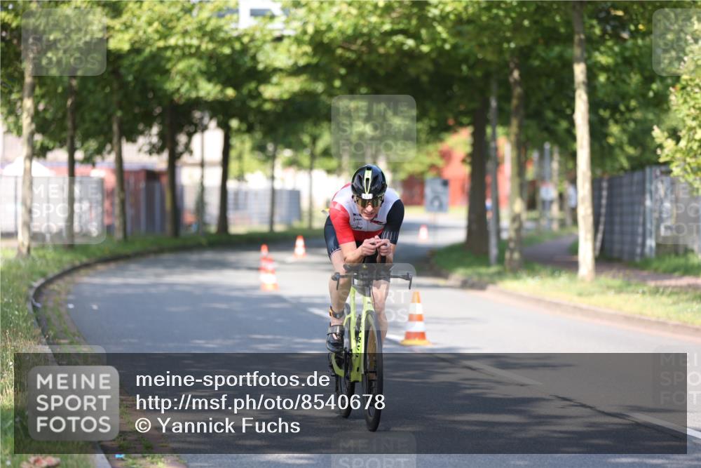 10.08.2025 - GEWOBA Citytriathlon Bremen Yannick Fuchs http://msf.ph/oto/8540678 10.08.2025 10:26:16 Radfahren 395, 507 meine-sportfotos.de