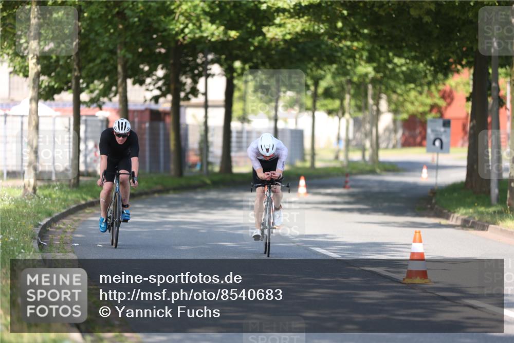 10.08.2025 - GEWOBA Citytriathlon Bremen Yannick Fuchs http://msf.ph/oto/8540683 10.08.2025 10:26:30 Radfahren 395, 487 meine-sportfotos.de