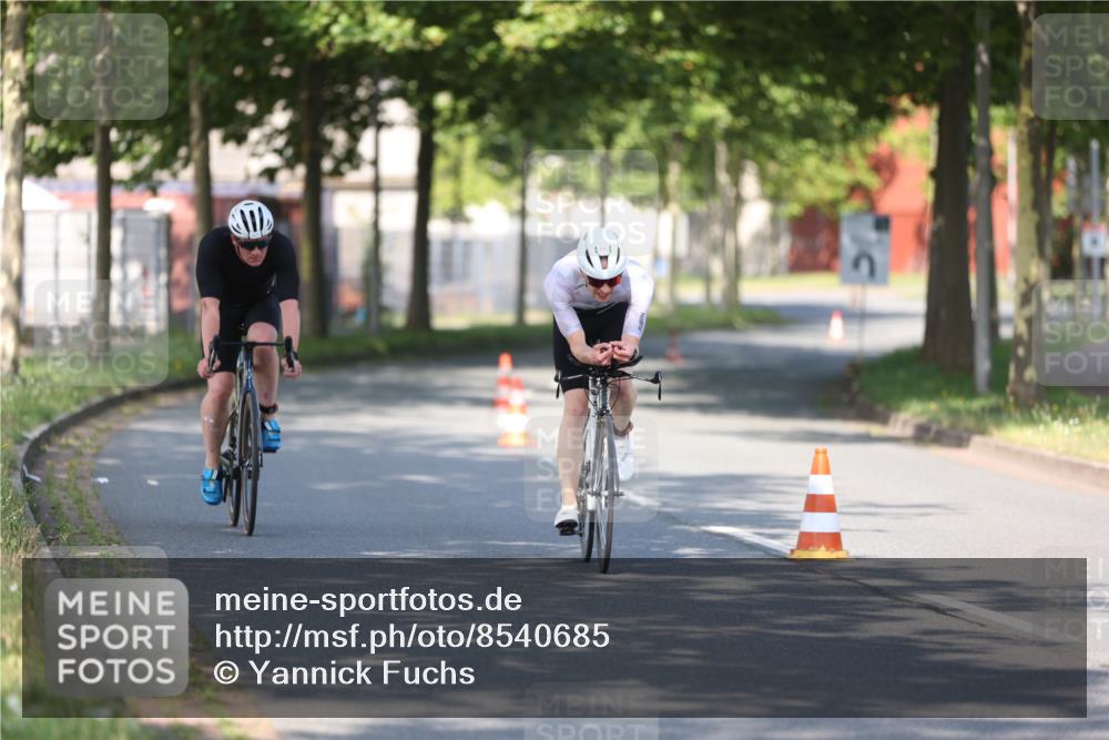 10.08.2025 - GEWOBA Citytriathlon Bremen Yannick Fuchs http://msf.ph/oto/8540685 10.08.2025 10:26:31 Radfahren 395, 487 meine-sportfotos.de