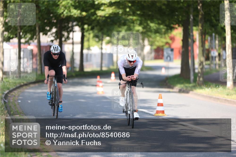 10.08.2025 - GEWOBA Citytriathlon Bremen Yannick Fuchs http://msf.ph/oto/8540686 10.08.2025 10:26:31 Radfahren 395, 487 meine-sportfotos.de