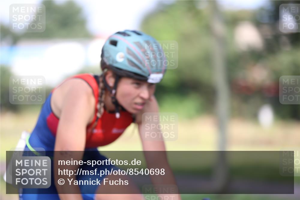 10.08.2025 - GEWOBA Citytriathlon Bremen Yannick Fuchs http://msf.ph/oto/8540698 10.08.2025 10:26:49 Radfahren  meine-sportfotos.de