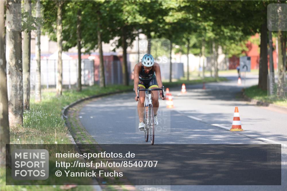 10.08.2025 - GEWOBA Citytriathlon Bremen Yannick Fuchs http://msf.ph/oto/8540707 10.08.2025 10:27:39 Radfahren 351, 422 meine-sportfotos.de