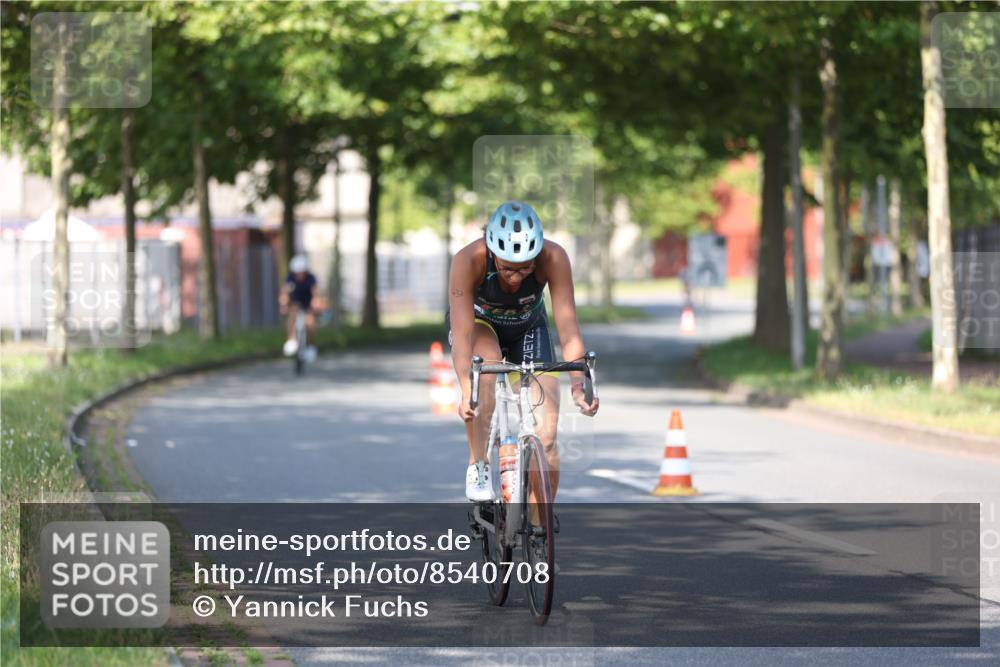 10.08.2025 - GEWOBA Citytriathlon Bremen Yannick Fuchs http://msf.ph/oto/8540708 10.08.2025 10:27:39 Radfahren 351, 422 meine-sportfotos.de