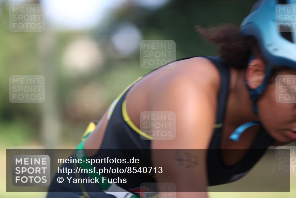 10.08.2025 - GEWOBA Citytriathlon Bremen Yannick Fuchs http://msf.ph/oto/8540713 10.08.2025 10:27:41 Radfahren 351, 422 meine-sportfotos.de