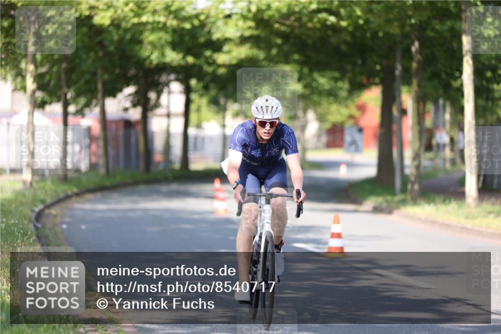 10.08.2025 - GEWOBA Citytriathlon Bremen Yannick Fuchs http://msf.ph/oto/8540717 10.08.2025 10:27:44 Radfahren 422 meine-sportfotos.de