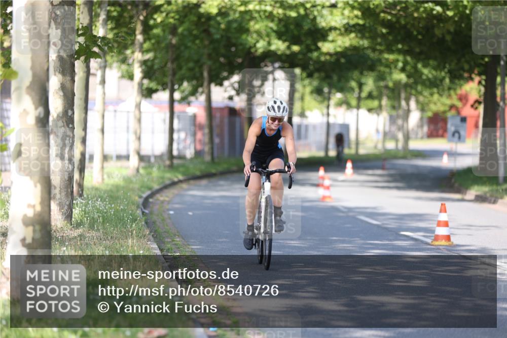 10.08.2025 - GEWOBA Citytriathlon Bremen Yannick Fuchs http://msf.ph/oto/8540726 10.08.2025 10:29:08 Radfahren 412, 424, 510 meine-sportfotos.de