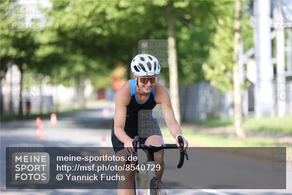 10.08.2025 - GEWOBA Citytriathlon Bremen Yannick Fuchs http://msf.ph/oto/8540729 10.08.2025 10:29:09 Radfahren 412, 424, 510 meine-sportfotos.de