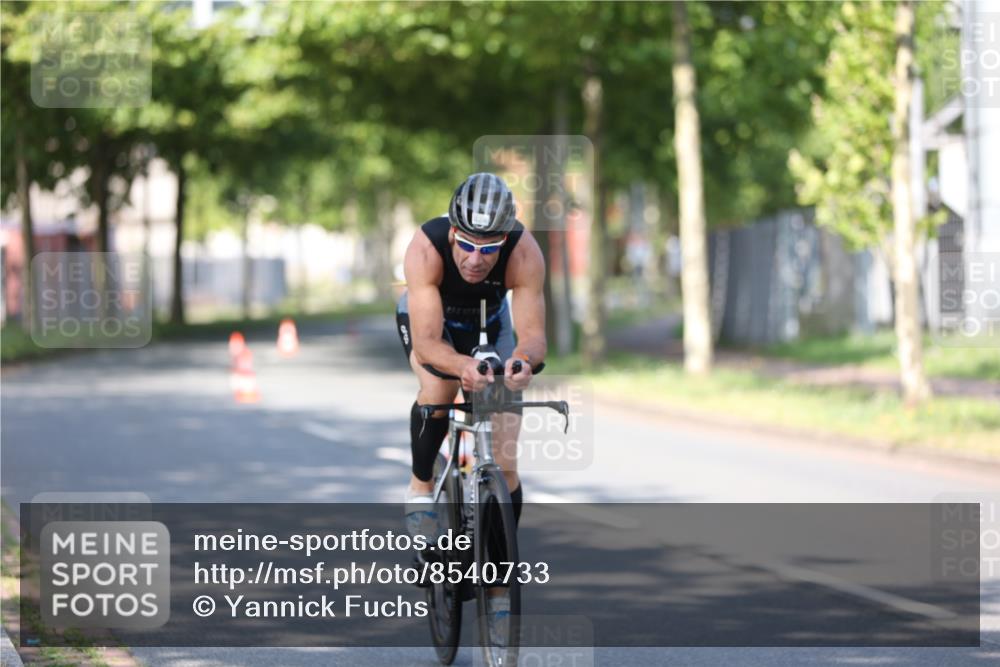 10.08.2025 - GEWOBA Citytriathlon Bremen Yannick Fuchs http://msf.ph/oto/8540733 10.08.2025 10:29:17 Radfahren 386, 412, 509, 510 meine-sportfotos.de