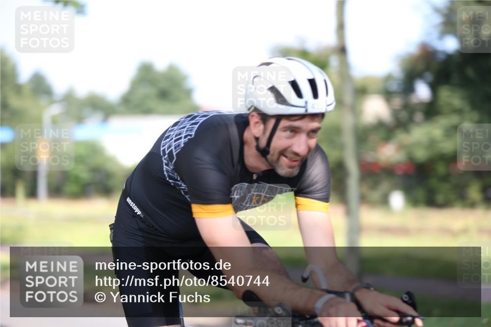 10.08.2025 - GEWOBA Citytriathlon Bremen Yannick Fuchs http://msf.ph/oto/8540744 10.08.2025 10:29:27 Radfahren 386, 509, 510 meine-sportfotos.de