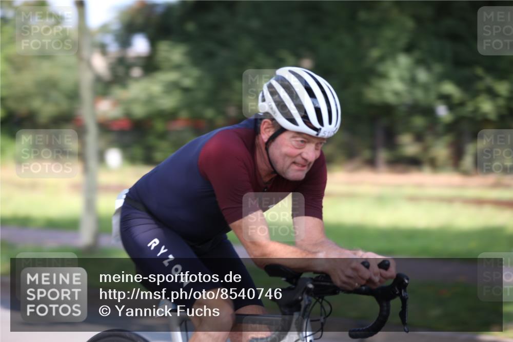 10.08.2025 - GEWOBA Citytriathlon Bremen Yannick Fuchs http://msf.ph/oto/8540746 10.08.2025 10:29:34 Radfahren 386, 509 meine-sportfotos.de