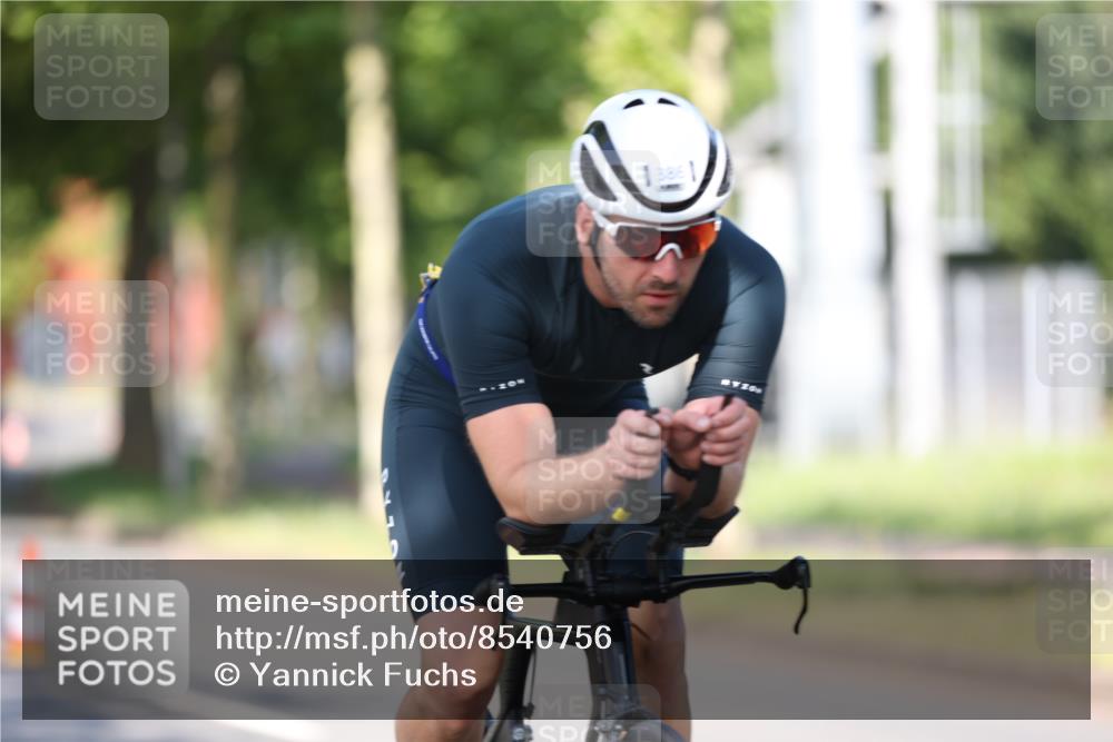 10.08.2025 - GEWOBA Citytriathlon Bremen Yannick Fuchs http://msf.ph/oto/8540756 10.08.2025 10:29:42 Radfahren  meine-sportfotos.de