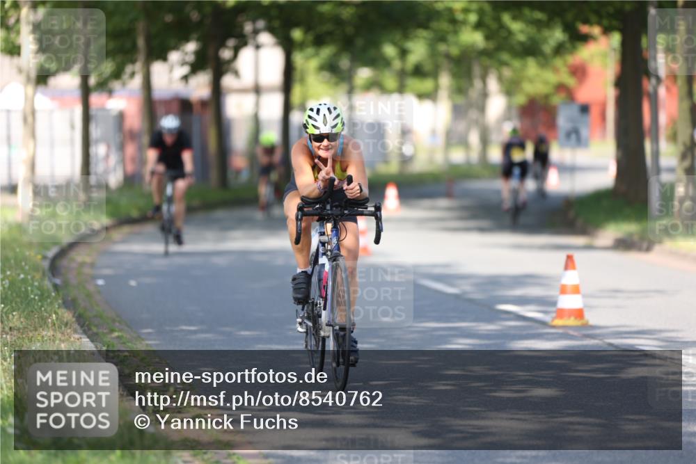 10.08.2025 - GEWOBA Citytriathlon Bremen Yannick Fuchs http://msf.ph/oto/8540762 10.08.2025 10:30:15 Radfahren 414, 423, 433, 441 meine-sportfotos.de