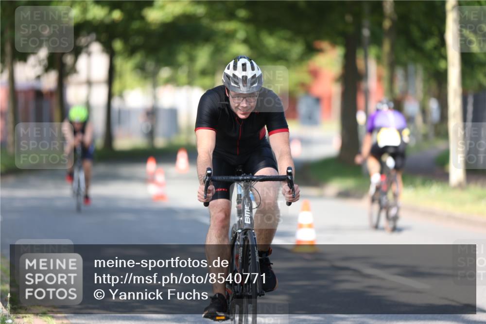 10.08.2025 - GEWOBA Citytriathlon Bremen Yannick Fuchs http://msf.ph/oto/8540771 10.08.2025 10:30:18 Radfahren 433, 441 meine-sportfotos.de