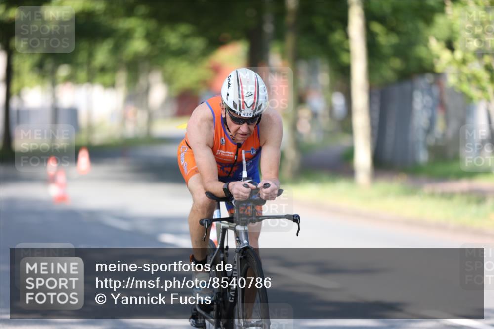 10.08.2025 - GEWOBA Citytriathlon Bremen Yannick Fuchs http://msf.ph/oto/8540786 10.08.2025 10:30:29 Radfahren 377, 441, 471 meine-sportfotos.de