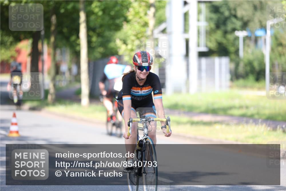10.08.2025 - GEWOBA Citytriathlon Bremen Yannick Fuchs http://msf.ph/oto/8540793 10.08.2025 10:30:44 Radfahren 353, 376, 377, 471, 476 meine-sportfotos.de