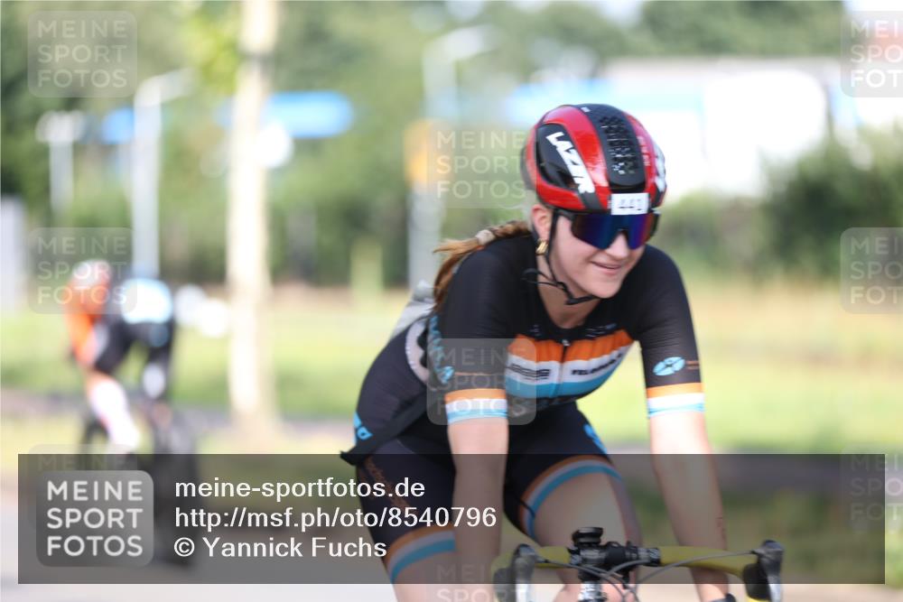 10.08.2025 - GEWOBA Citytriathlon Bremen Yannick Fuchs http://msf.ph/oto/8540796 10.08.2025 10:30:45 Radfahren 353, 376, 471, 476 meine-sportfotos.de