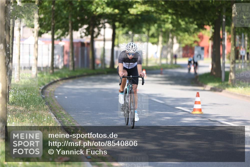 10.08.2025 - GEWOBA Citytriathlon Bremen Yannick Fuchs http://msf.ph/oto/8540806 10.08.2025 10:30:52 Radfahren 353, 376, 476 meine-sportfotos.de
