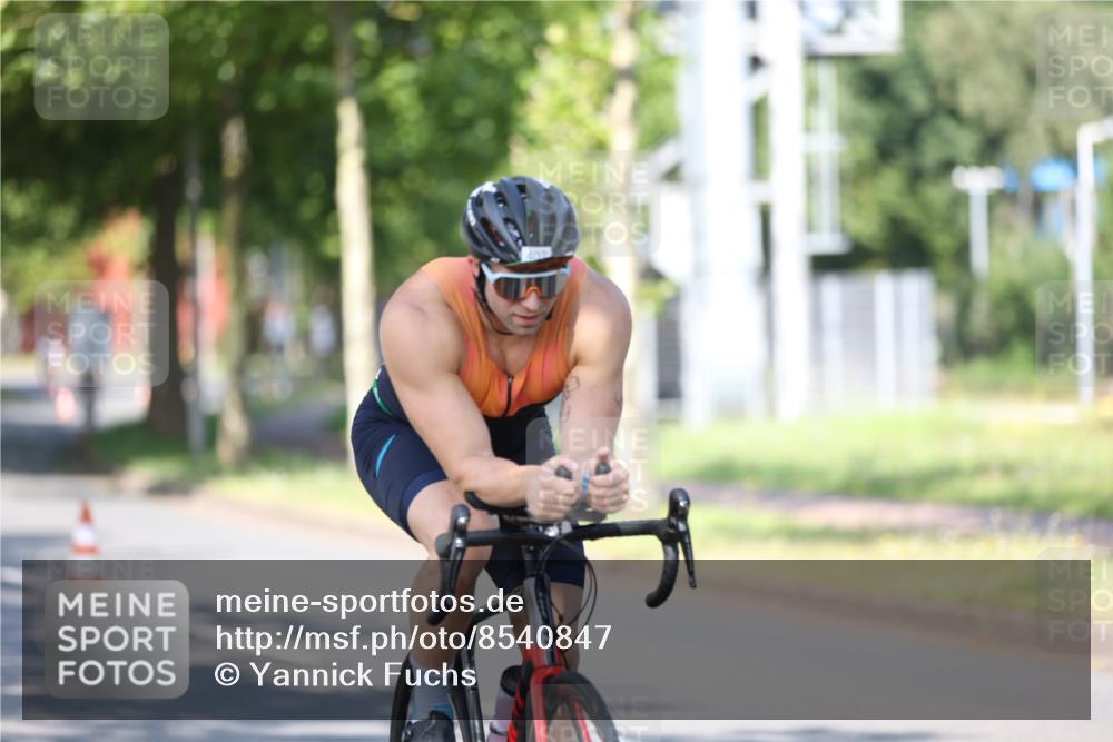 10.08.2025 - GEWOBA Citytriathlon Bremen Yannick Fuchs http://msf.ph/oto/8540847 10.08.2025 10:32:13 Radfahren 205, 354, 408, 508 meine-sportfotos.de